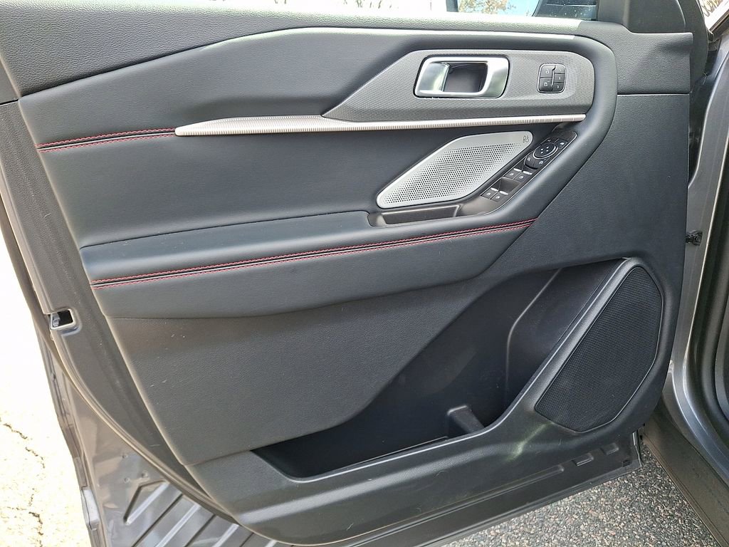 Certified 2025 Ford Explorer ST AWD/4WD image 14