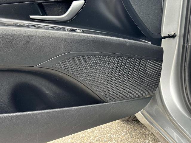 Used 2021 Hyundai Elantra SE FWD image 19