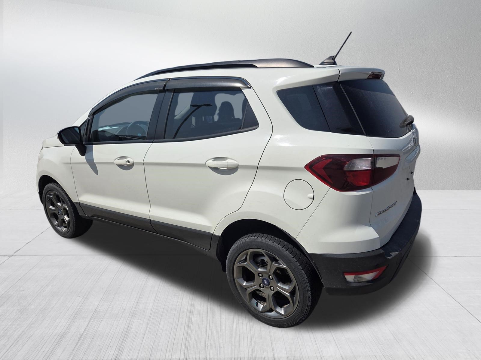 Certified 2018 Ford EcoSport SES w/ SES Cold Weather Package AWD/4WD image 5