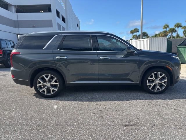 Used 2022 Hyundai Palisade SEL w/ Premium Package FWD image 2