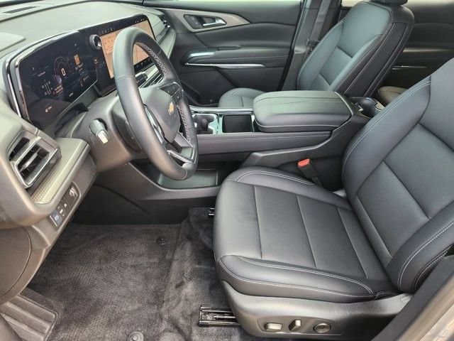Used 2026 Chevrolet Traverse LT FWD image 12