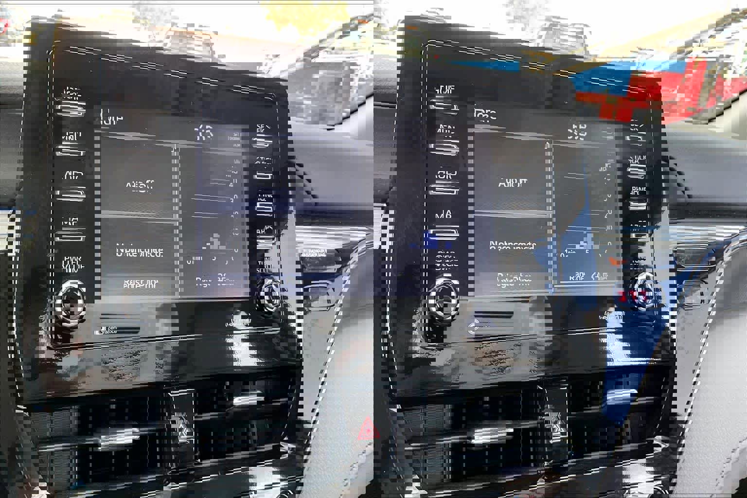 Used 2024 Toyota Camry SE image 33