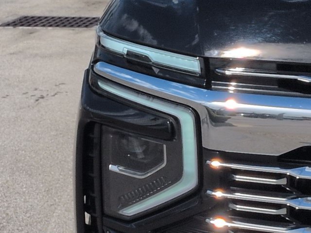 Used 2025 Chevrolet Suburban Premier AWD/4WD image 10