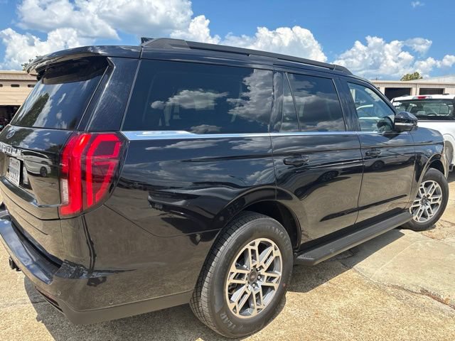 Certified 2025 Ford Expedition Active RWD image 2