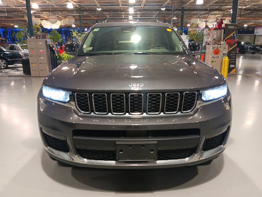 Used 2023 Jeep Grand Cherokee L Limited AWD/4WD image 6