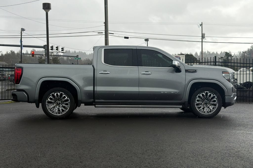 Used 2023 GMC Sierra 1500 Denali Ultimate AWD/4WD image 2