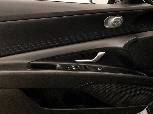 Used 2023 Hyundai Elantra SEL FWD image 22