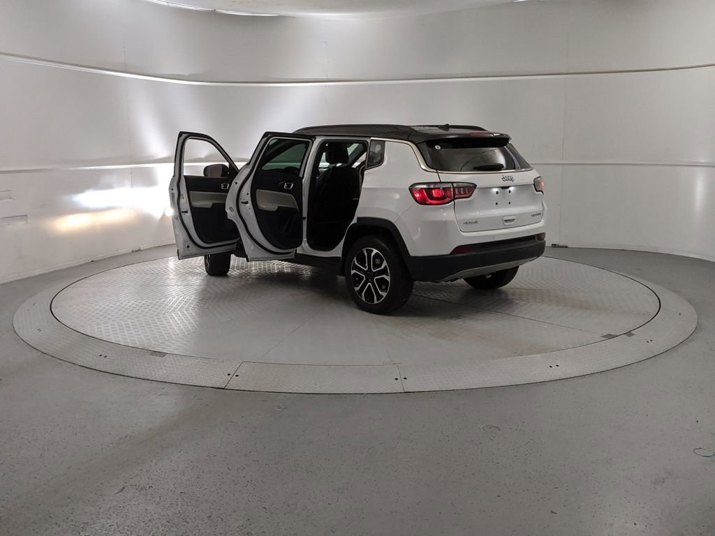 Used 2024 Jeep Compass Limited image 10