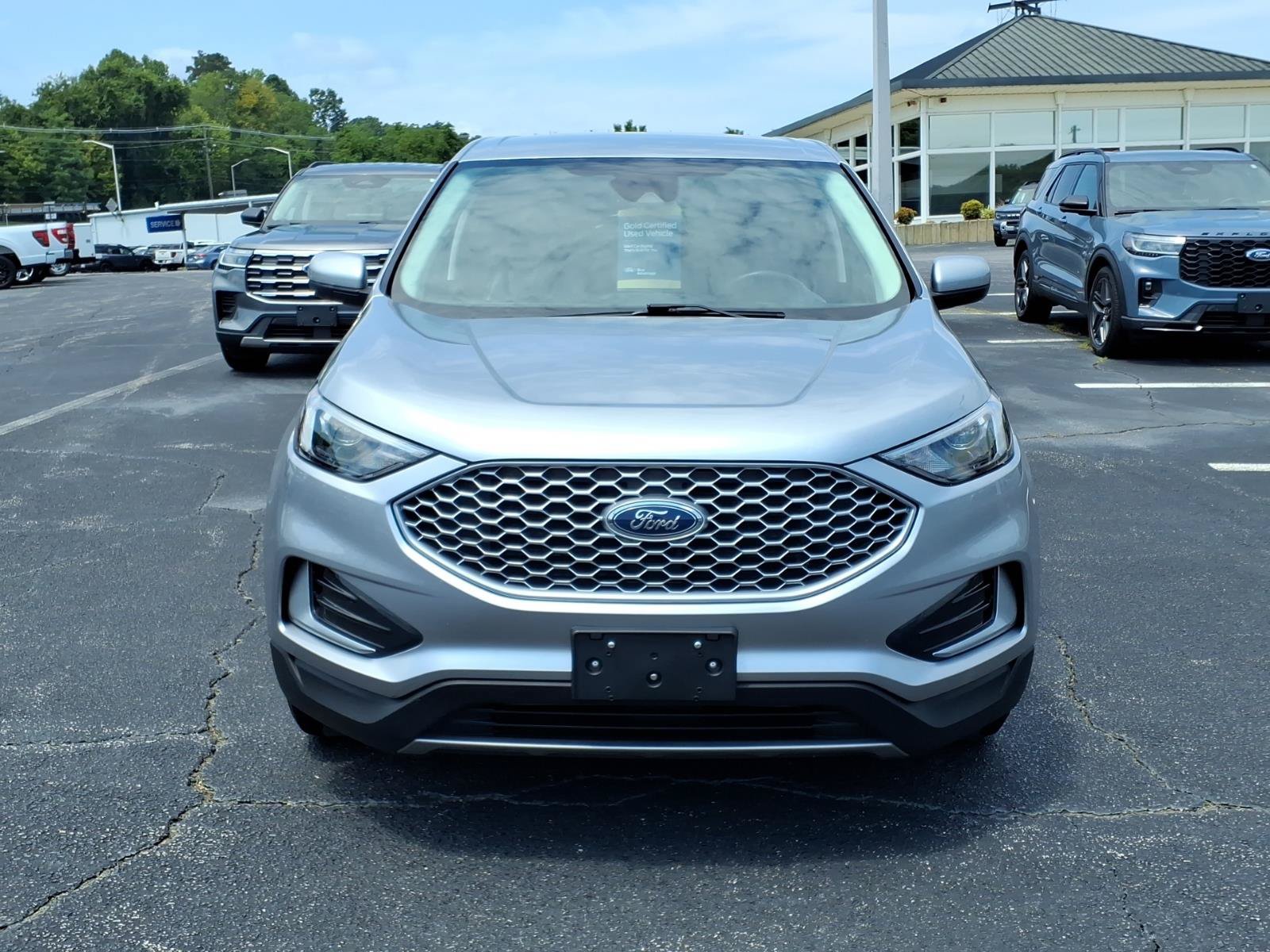 Certified 2024 Ford Edge SEL AWD/4WD image 3