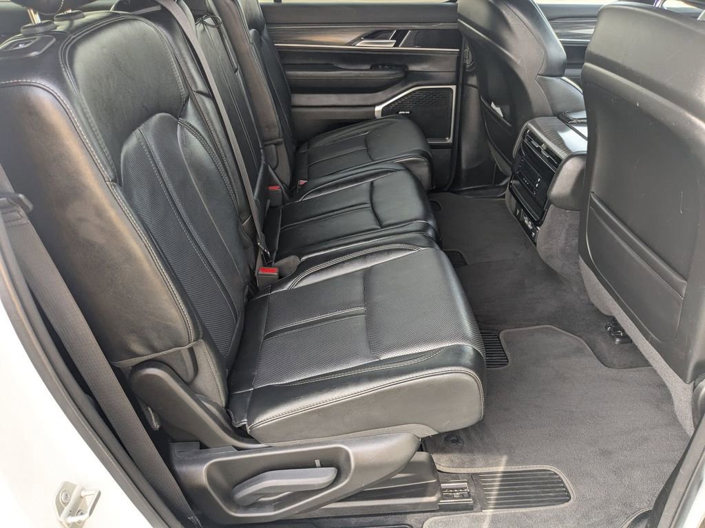 Used 2024 Jeep Wagoneer L Series III w/ Flexible Seating Group image 20