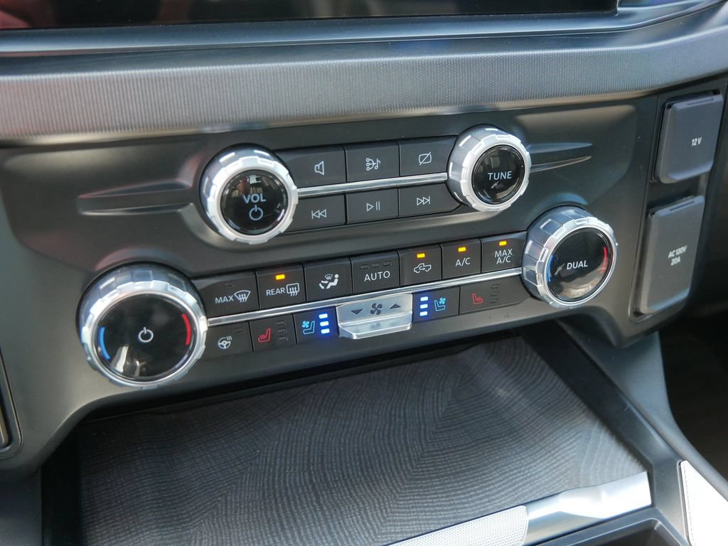 Certified 2023 Ford F350 Platinum AWD/4WD image 29