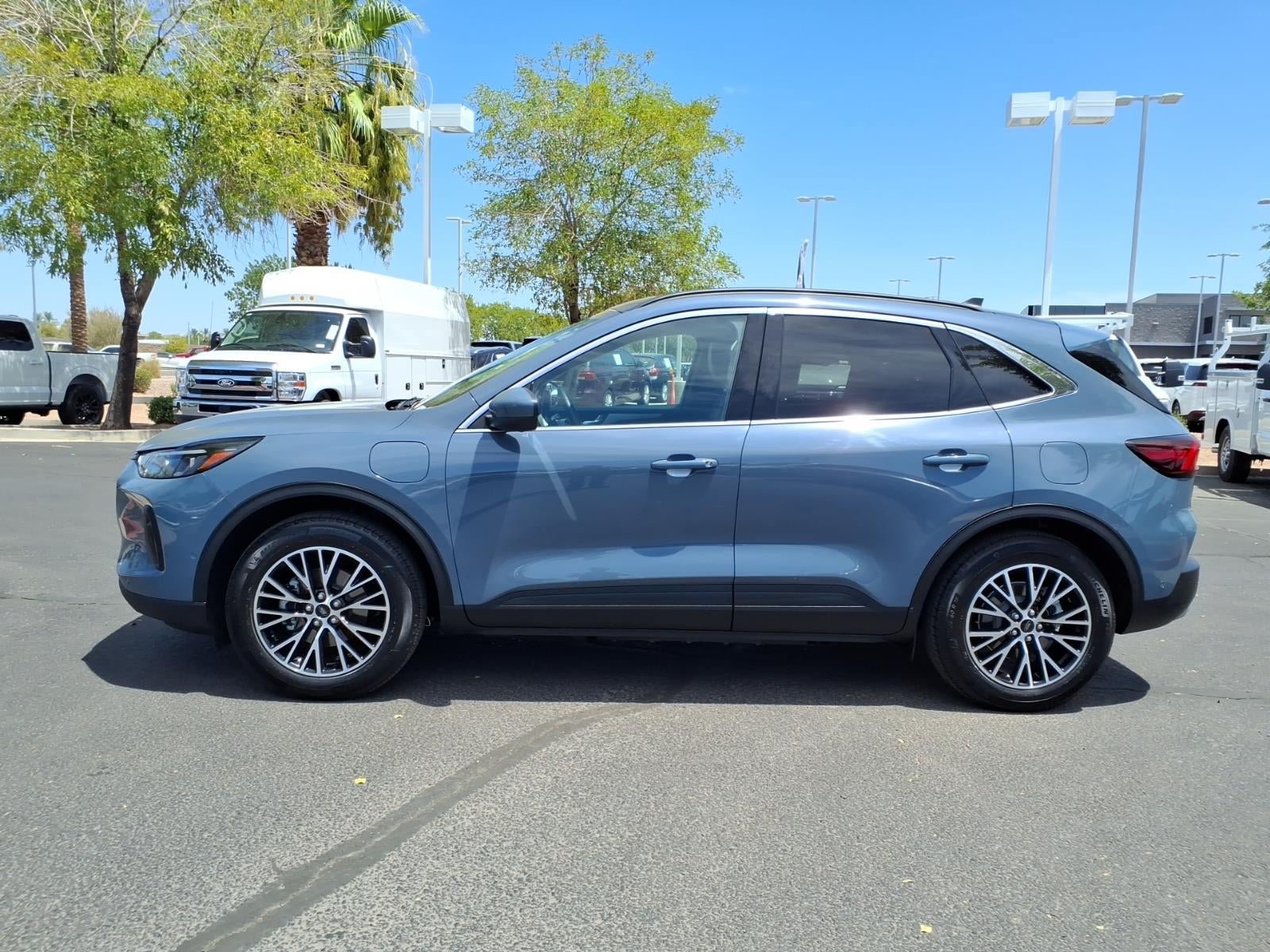 Certified 2024 Ford Escape SE w/ PHEV Premium Package FWD image 7