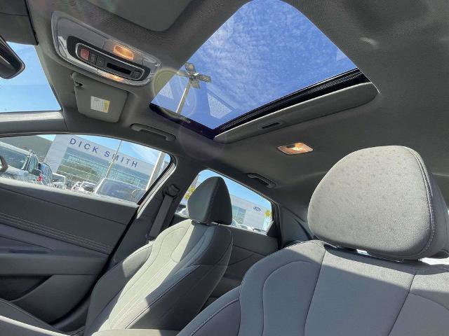 Used 2025 Hyundai Elantra SEL image 8