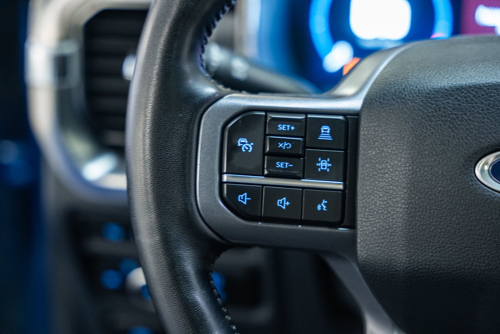 Certified 2023 Ford F150 Lariat w/ Equipment Group 502A High image 38