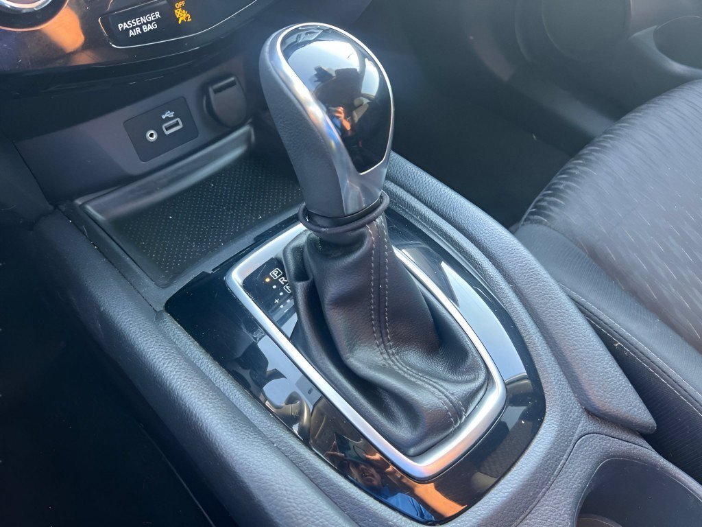 Used 2019 Nissan Rogue SV AWD/4WD image 19