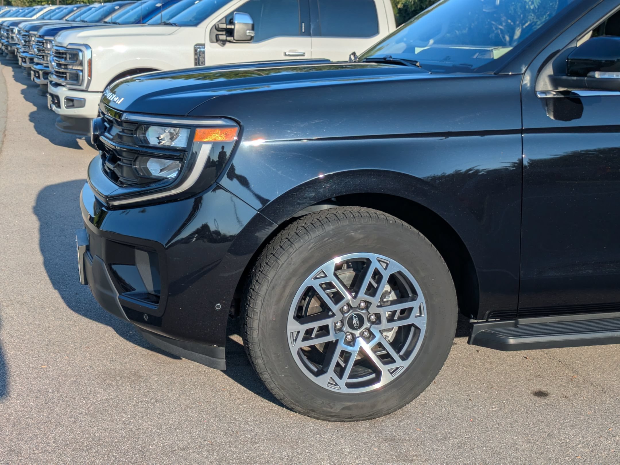 Certified 2025 Ford Expedition Active AWD/4WD image 11