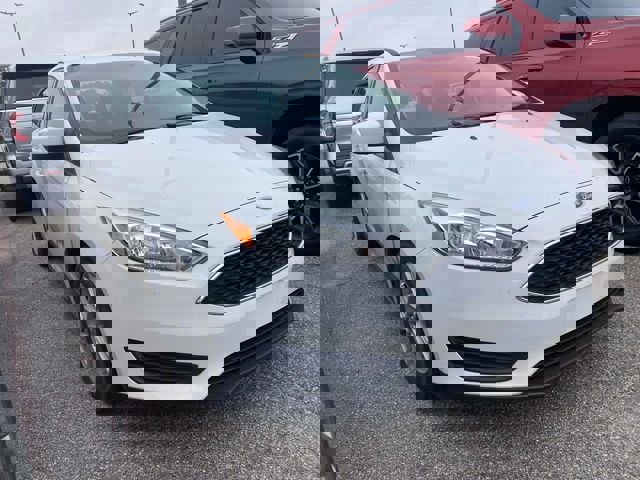 Certified 2018 Ford Focus SE image 1
