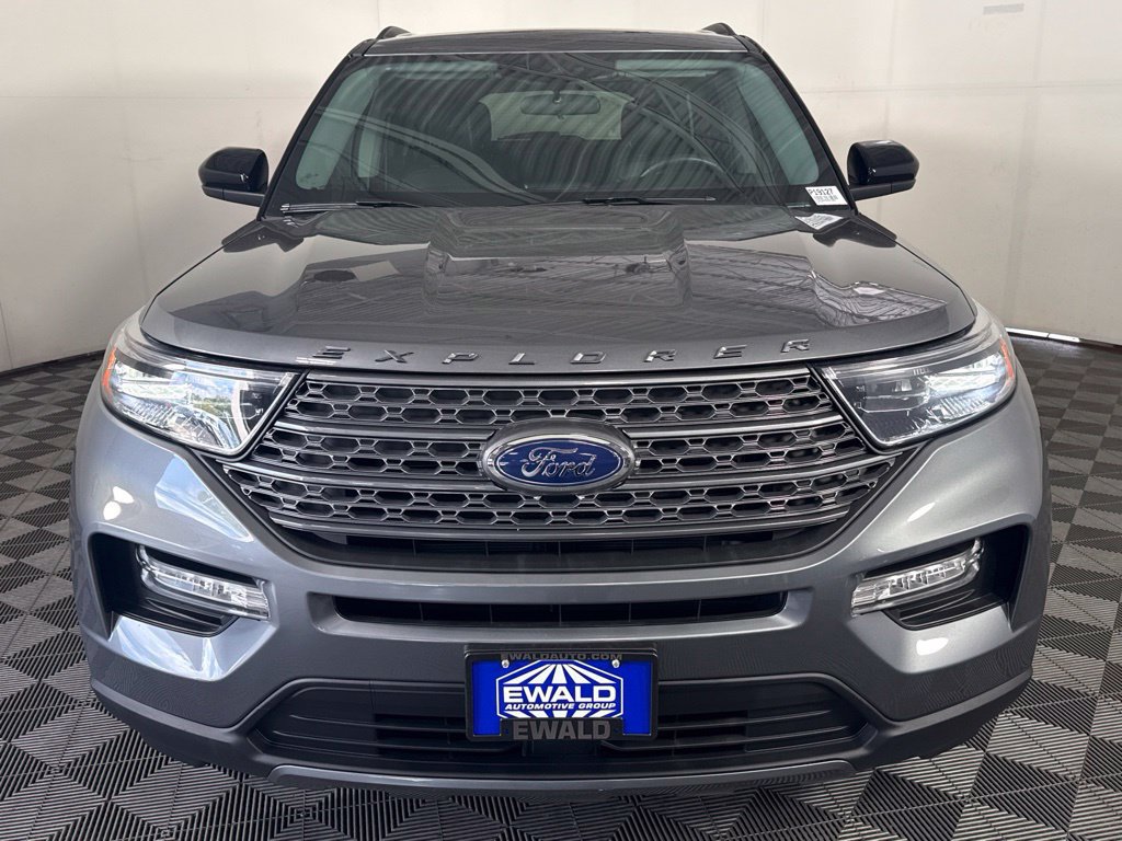 Certified 2024 Ford Explorer XLT w/ Equipment Group 202A AWD/4WD image 3