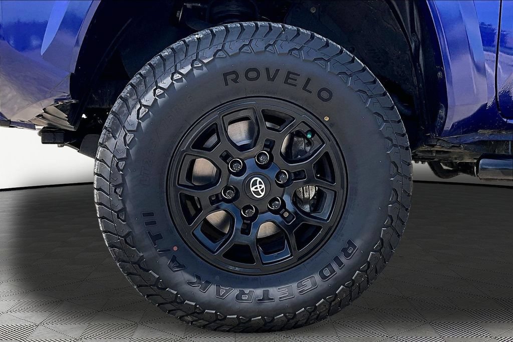 Used 2022 Toyota Tacoma SR5 AWD/4WD image 9