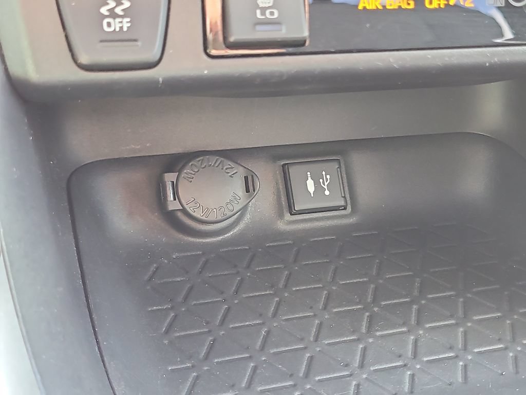 Used 2019 Toyota RAV4 XLE w/ Convenience Package AWD/4WD image 24