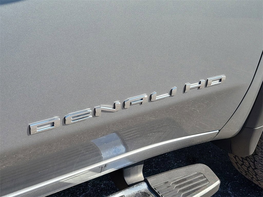 Used 2025 GMC Sierra 2500 Denali w/ Technology Package image 10
