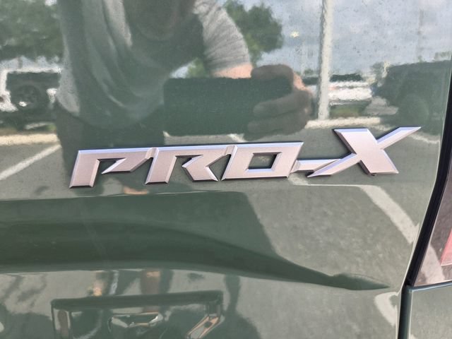 Used 2022 Nissan Frontier Pro-X RWD image 17
