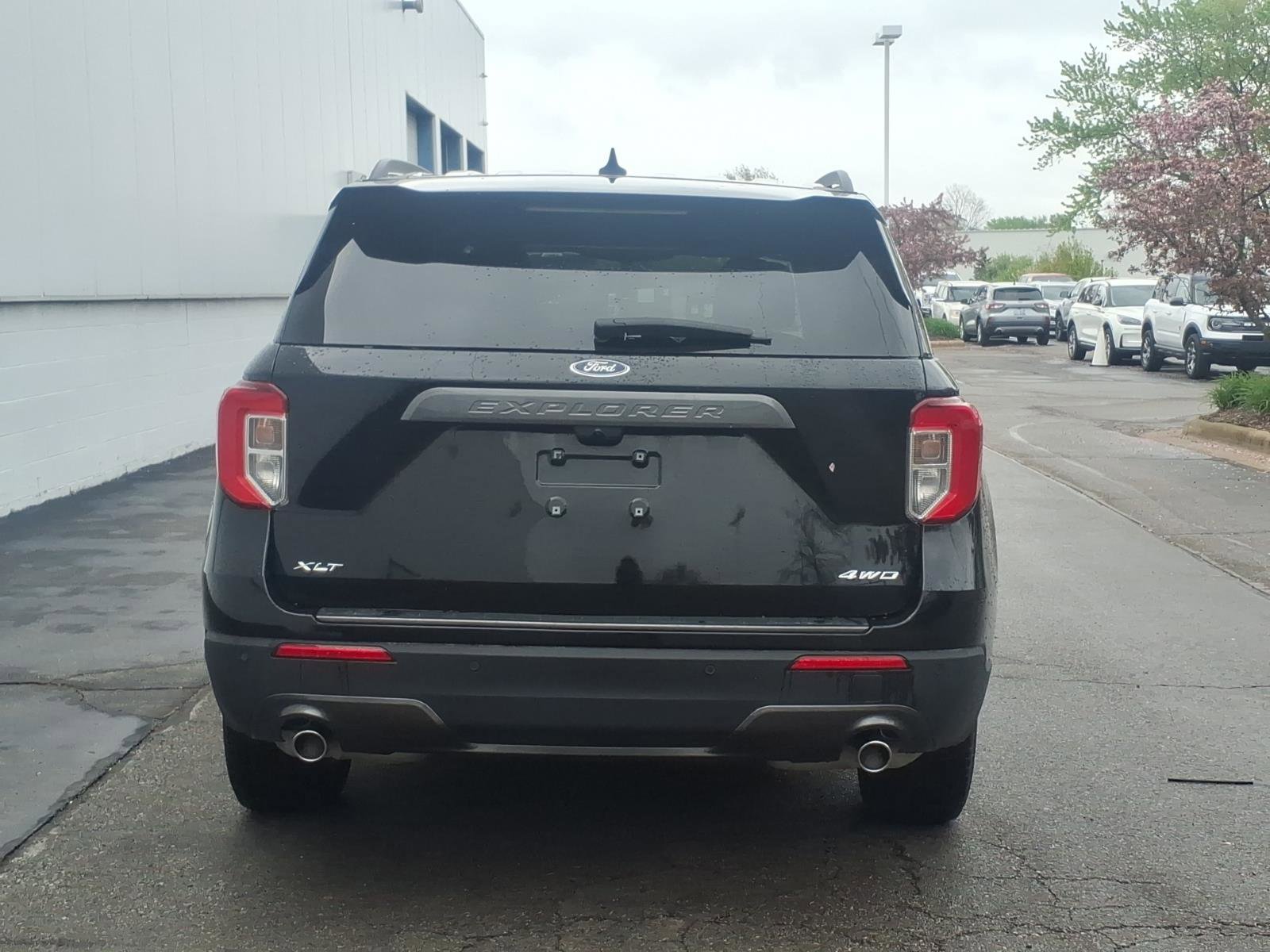 Certified 2024 Ford Explorer XLT w/ Equipment Group 202A AWD/4WD image 5