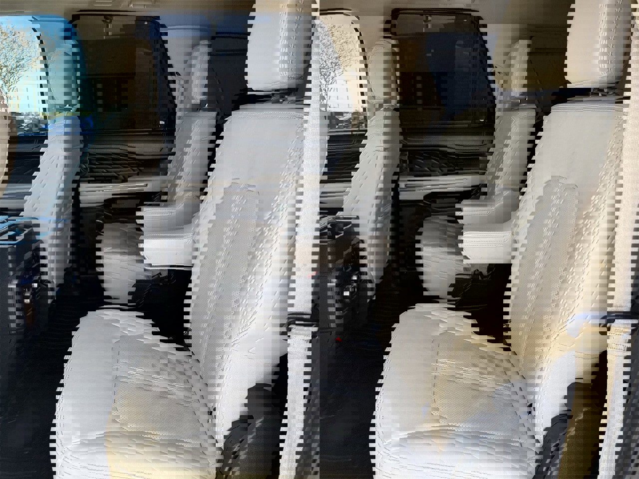 Certified 2023 Ford Expedition Max Platinum image 28