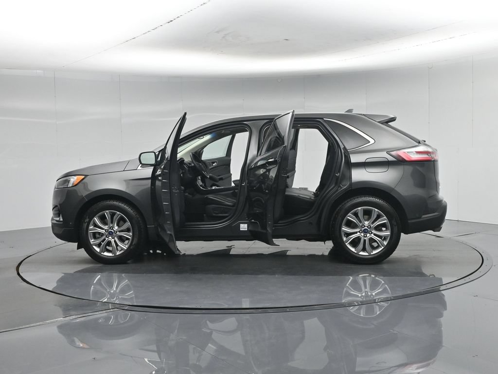 Certified 2020 Ford Edge Titanium w/ Equipment Group 301A AWD/4WD image 38