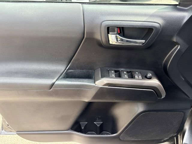 Used 2020 Toyota Tacoma TRD Sport AWD/4WD image 23