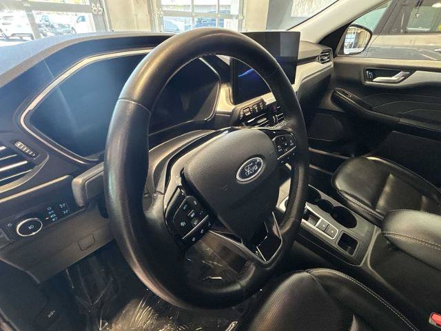Certified 2024 Ford Escape Platinum AWD/4WD image 9