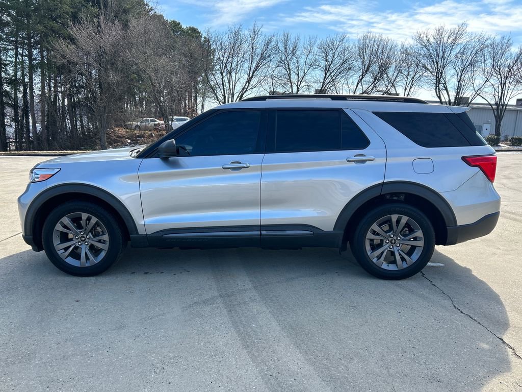 Certified 2021 Ford Explorer XLT w/ Equipment Group 202A image 2