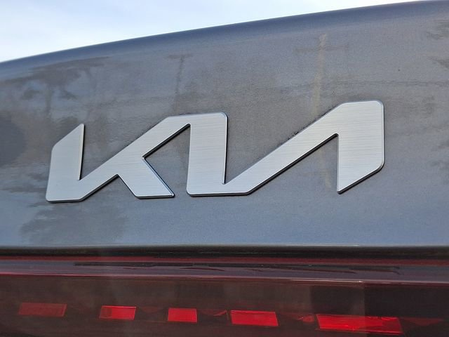 Used 2023 Kia Forte LXS image 31