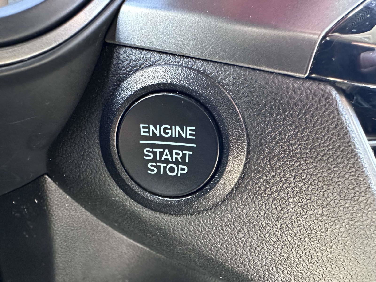 Certified 2025 Ford Escape Active AWD/4WD image 20