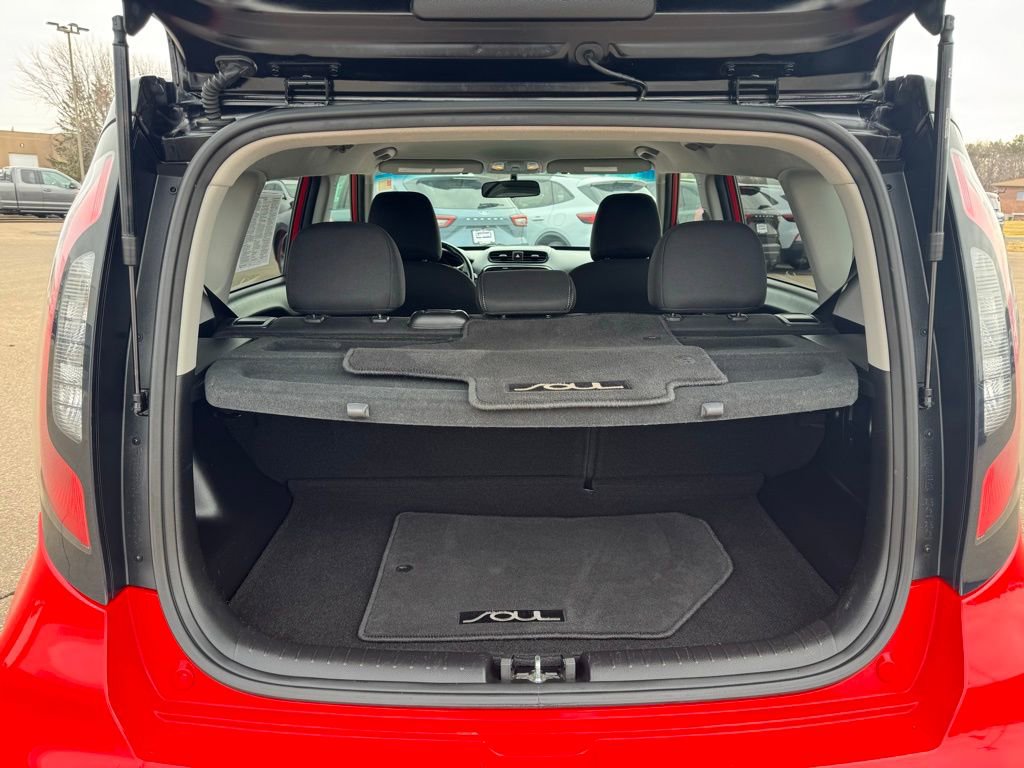 Used 2018 Kia Soul + image 6