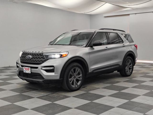 Certified 2021 Ford Explorer XLT w/ Equipment Group 202A AWD/4WD image 6
