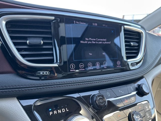 Used 2019 Chrysler Pacifica Limited FWD image 18