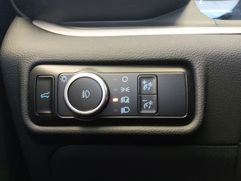 Certified 2023 Ford Explorer XLT w/ Equipment Group 202A AWD/4WD image 23