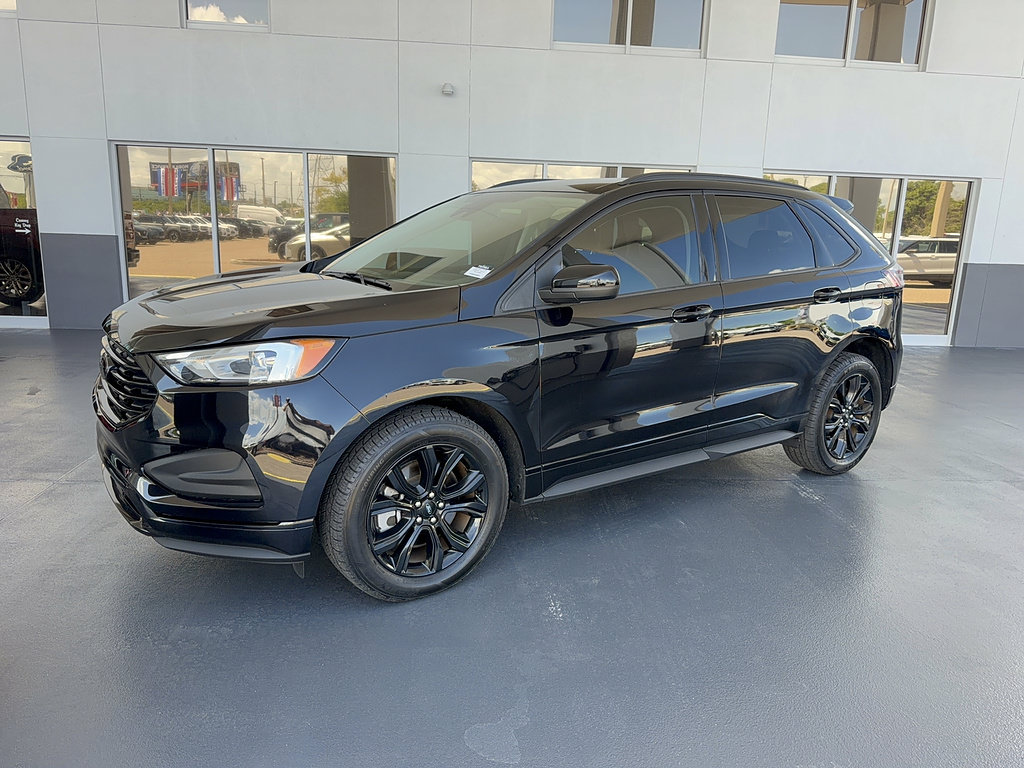 Certified 2024 Ford Edge SE w/ Black Appearance Package AWD/4WD image 2
