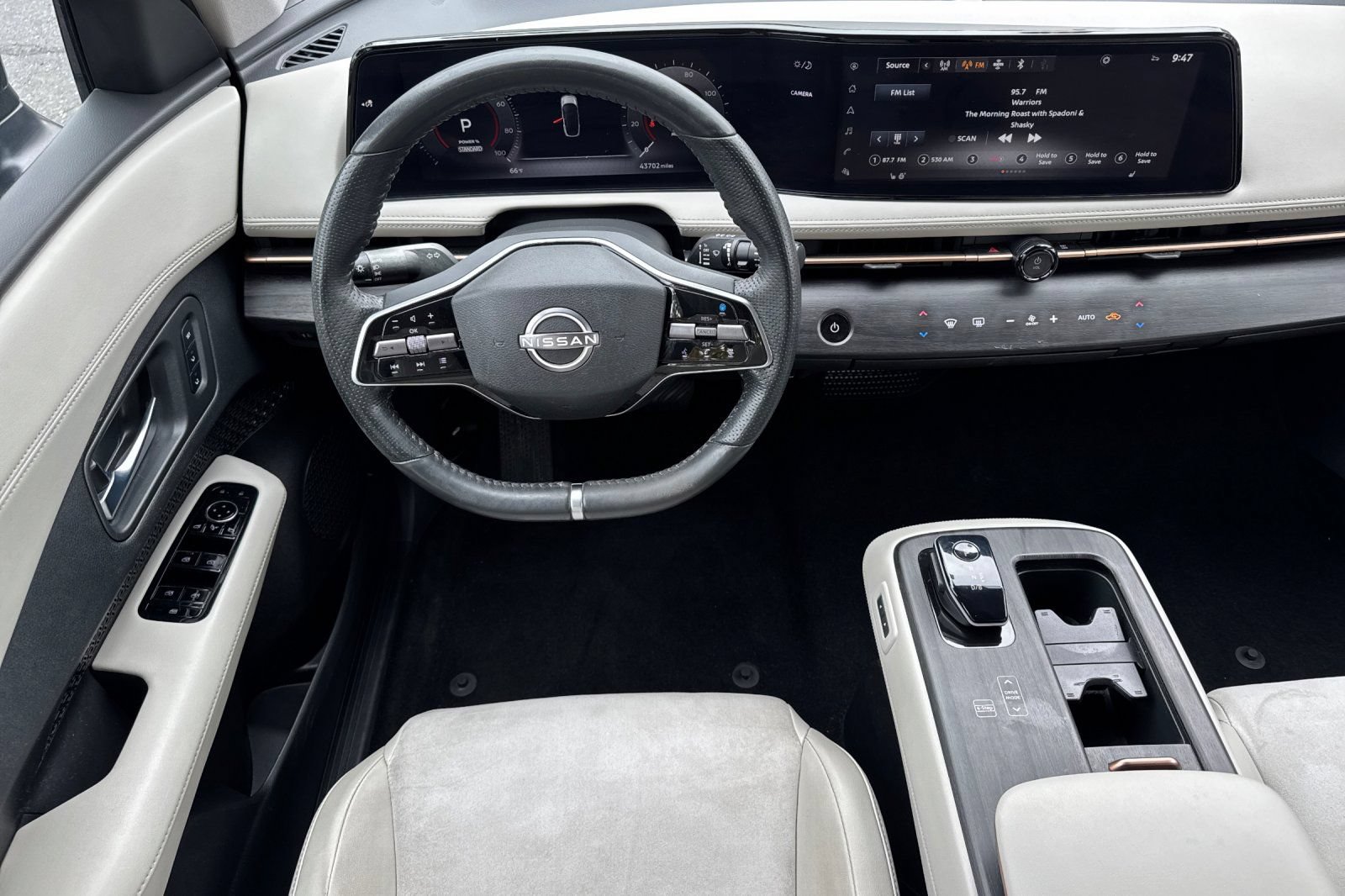 Used 2023 Nissan Ariya FWD image 15