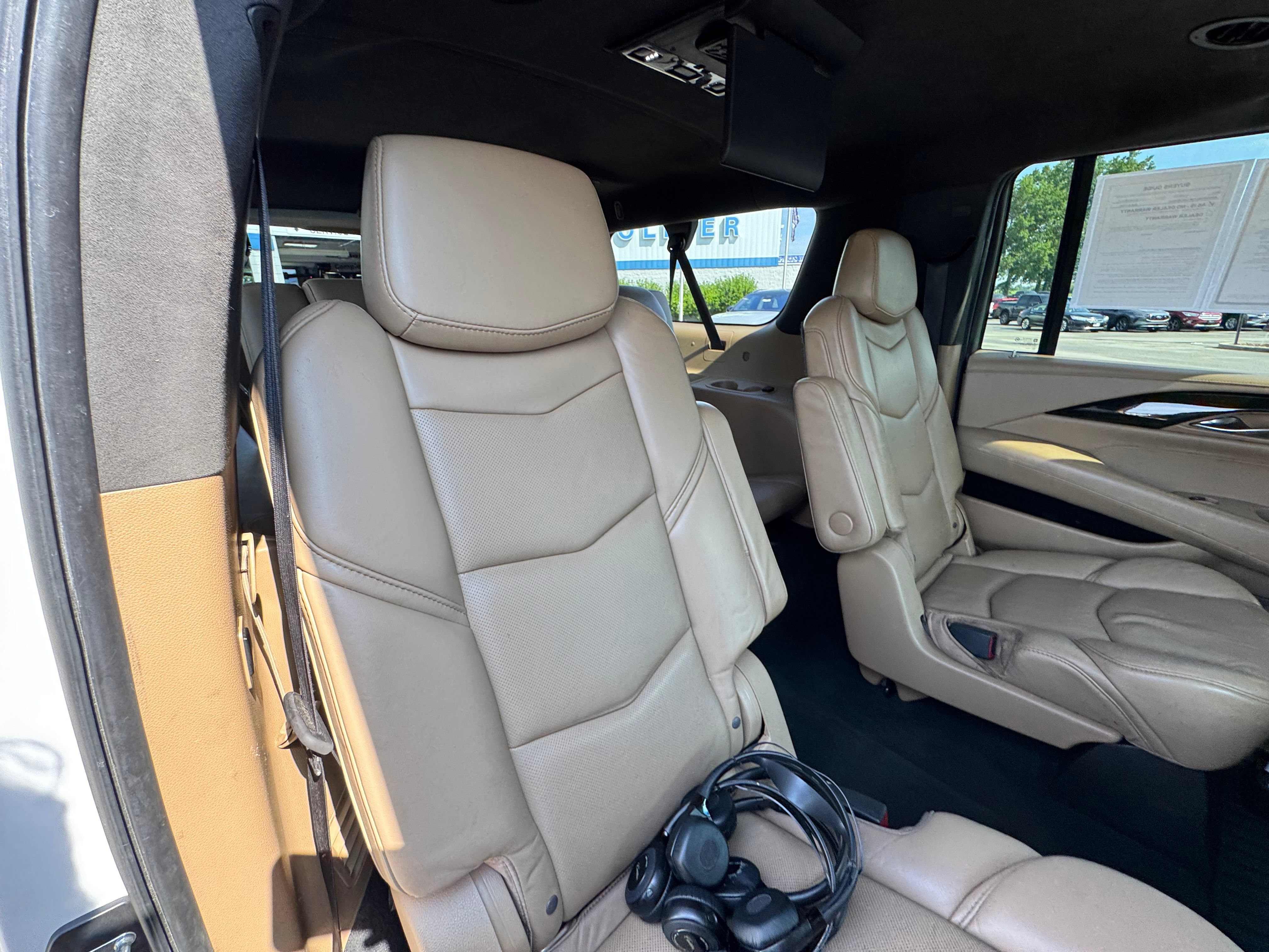 Used 2018 Cadillac Escalade ESV Platinum AWD/4WD image 16
