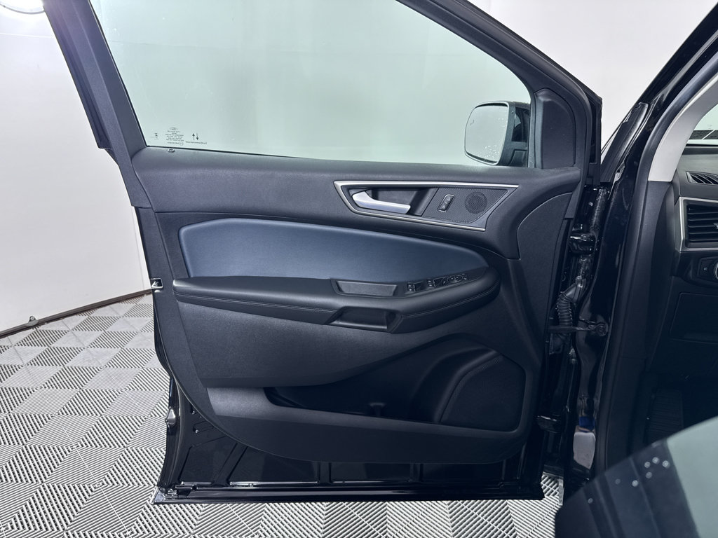 Certified 2024 Ford Edge SEL w/ Sport Appearance Package AWD/4WD image 25