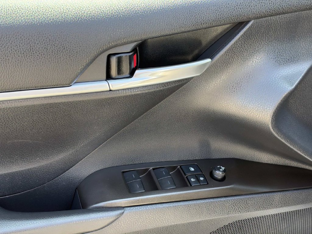Used 2021 Toyota Camry LE FWD image 22