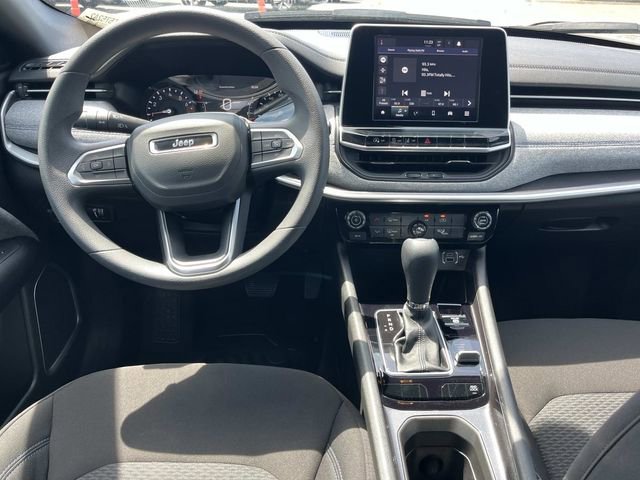 Used 2025 Jeep Compass Sport AWD/4WD image 16
