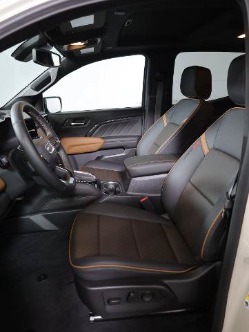 Used 2026 GMC Canyon AT4 w/ Technology Plus Package AWD/4WD image 9