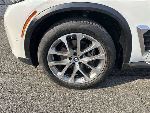 Used 2024 BMW X5 xDrive40i w/ Parking Assistance Package AWD/4WD image 4
