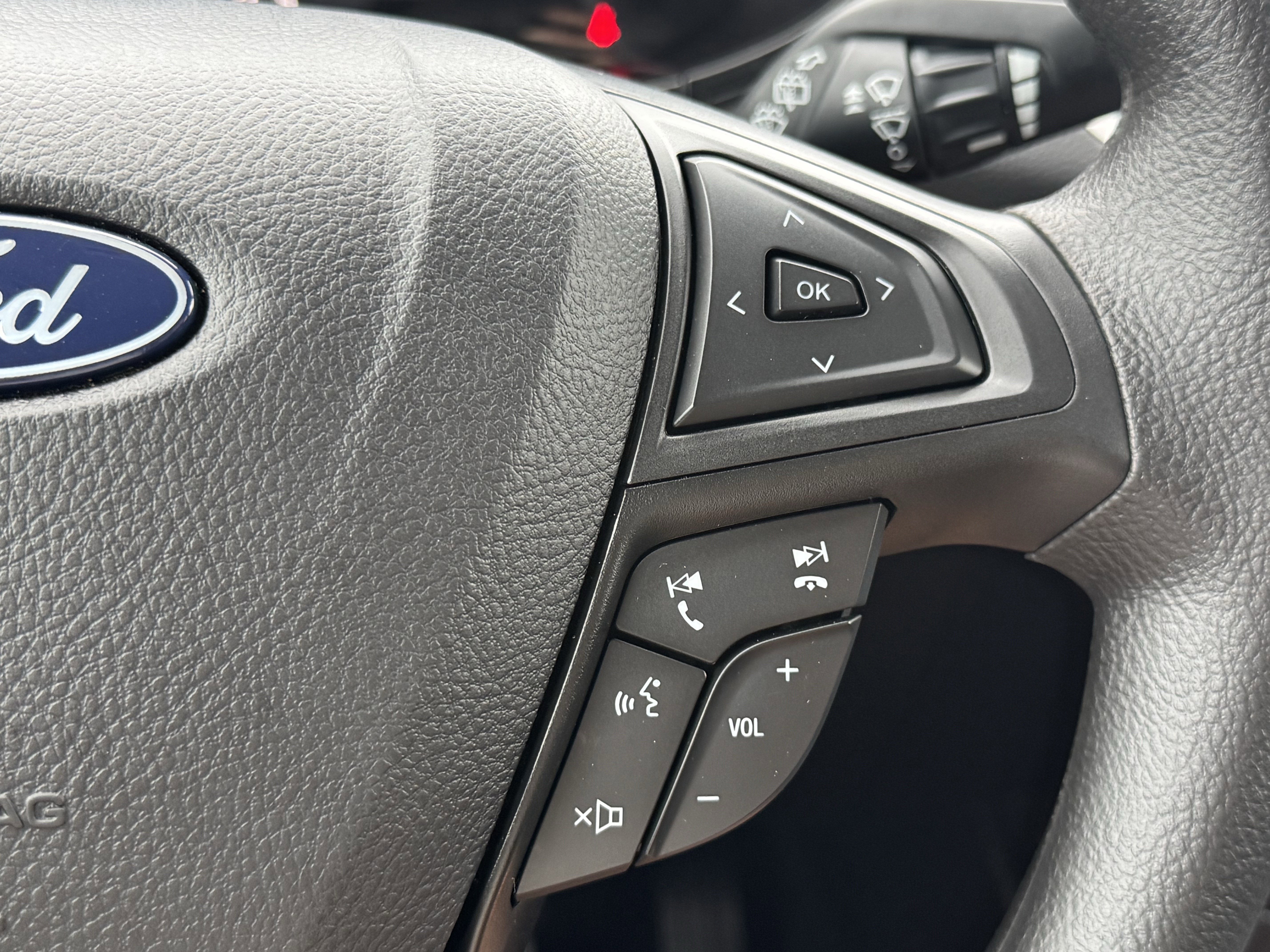 Certified 2024 Ford Edge SE image 17