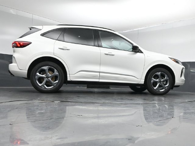 Certified 2024 Ford Escape ST-Line w/ Tech Pack #1 AWD/4WD image 44