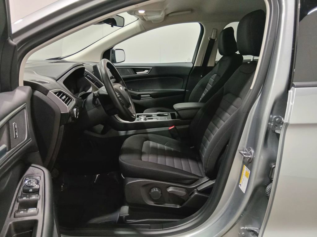 Certified 2024 Ford Edge SE w/ Black Appearance Package AWD/4WD image 17