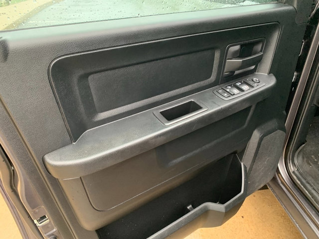Used 2018 RAM 1500 Express AWD/4WD image 21